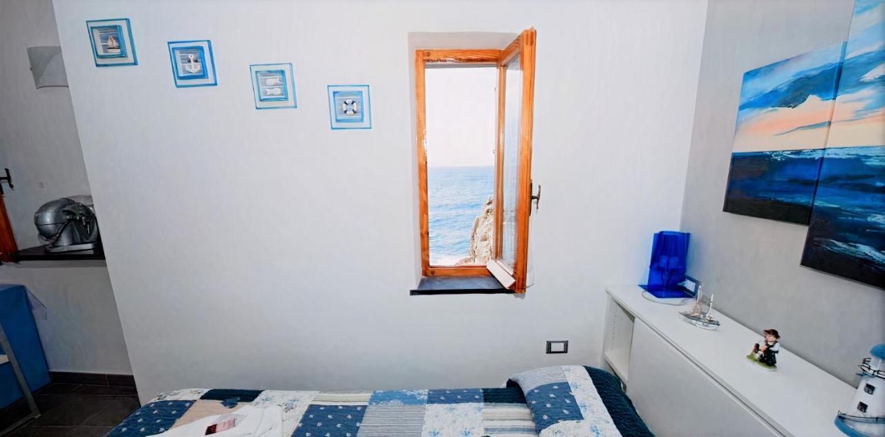 Double Room "Dora" - La Scogliera Riomaggiore Exterior photo